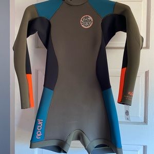 Women’s or girls Rip Curl Wet Suit size 6